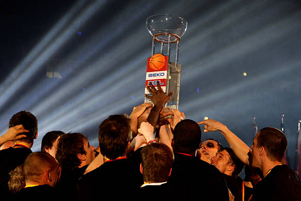 萨拉赫的表 萨拉赫的表