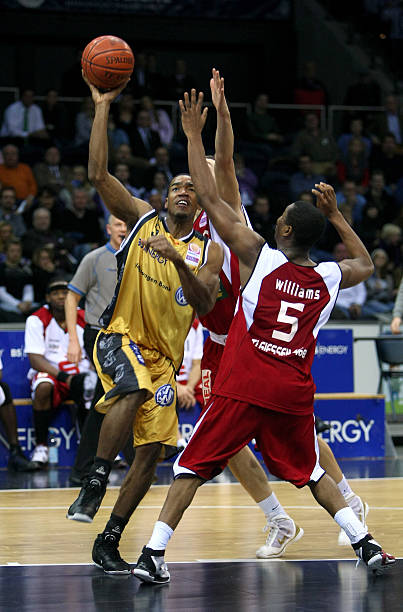 依然保持场 依然保持场