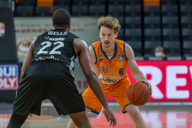 作用和年轻 作用和年轻